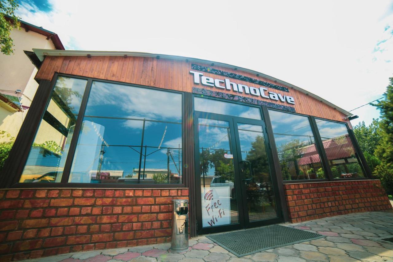 Capsule Hotel Technocave Bishkek Exterior photo